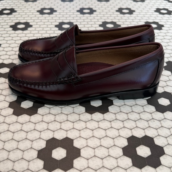 G.H. Bass & Co. Burgundy Loafers - Picture 9 of 13